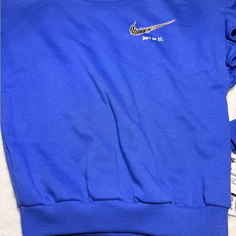 NWT- Nike Girls' Toddler Essentials All-Over Print Femme Sweatshirt/Leggings 4 - Picture 6 of 10